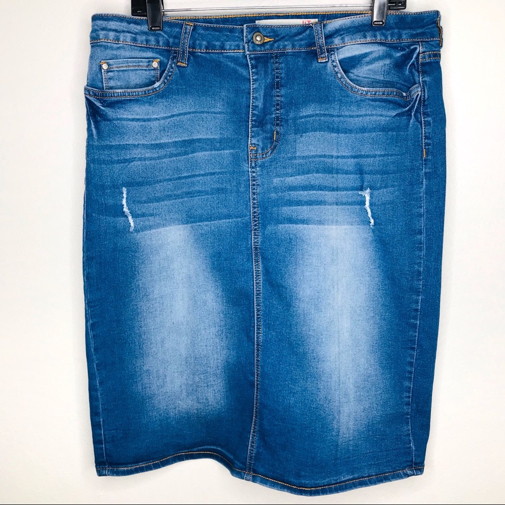 !IT. Tatiana Denim Skirt